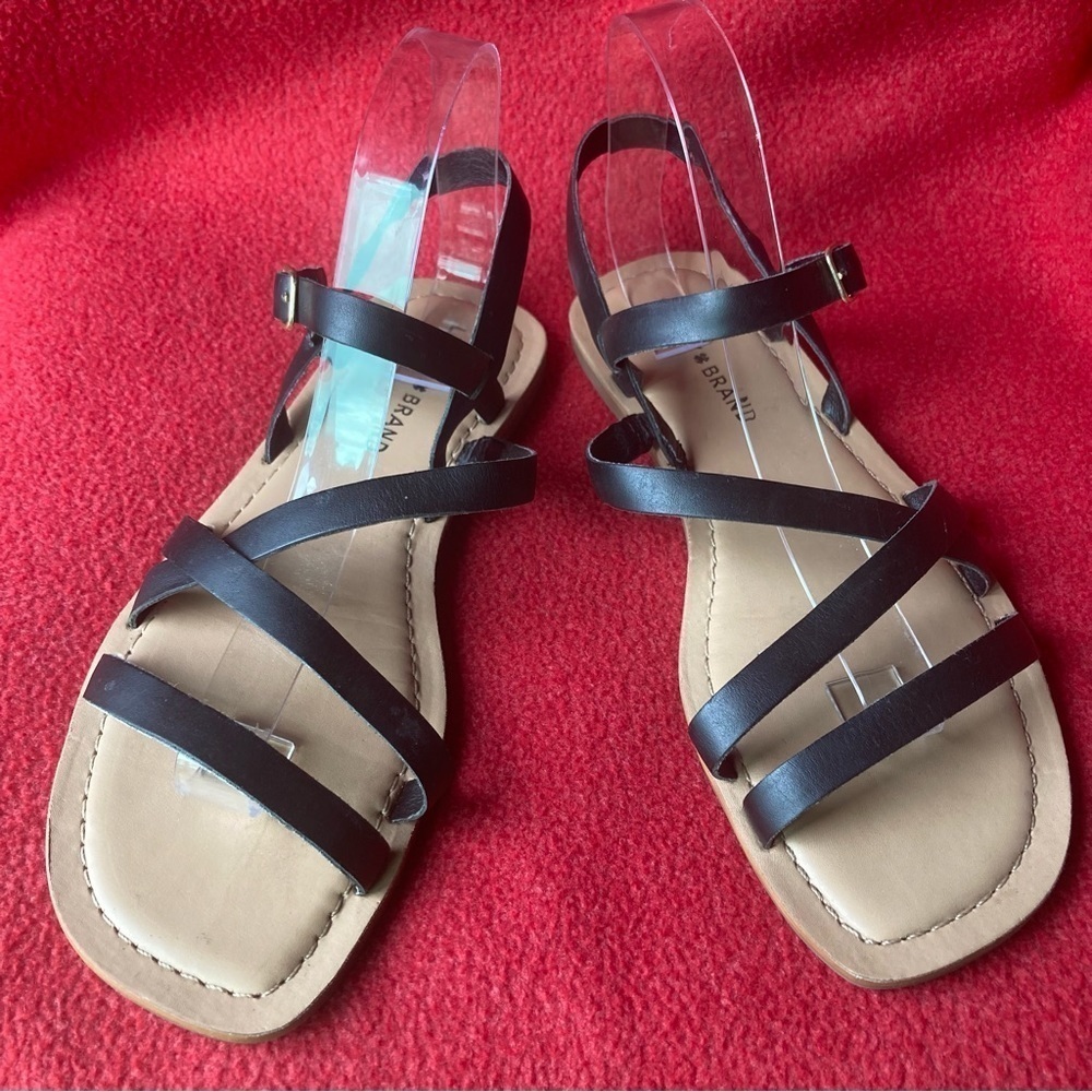 LUCKY BRAND Sz 9 Strappy Leather Buckle Closure Made in Brazil Sandals